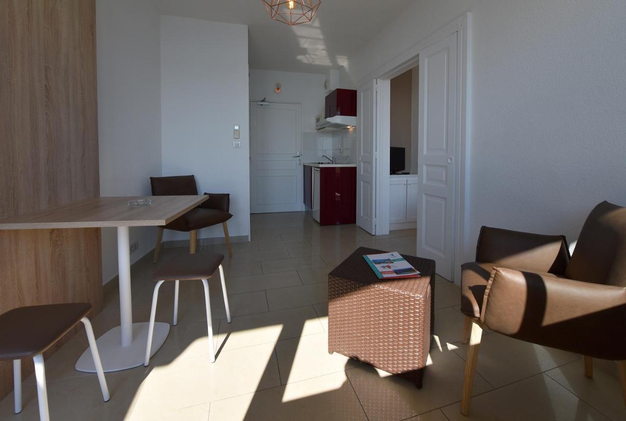 Studio with Sea View,1021853455:JPEG
