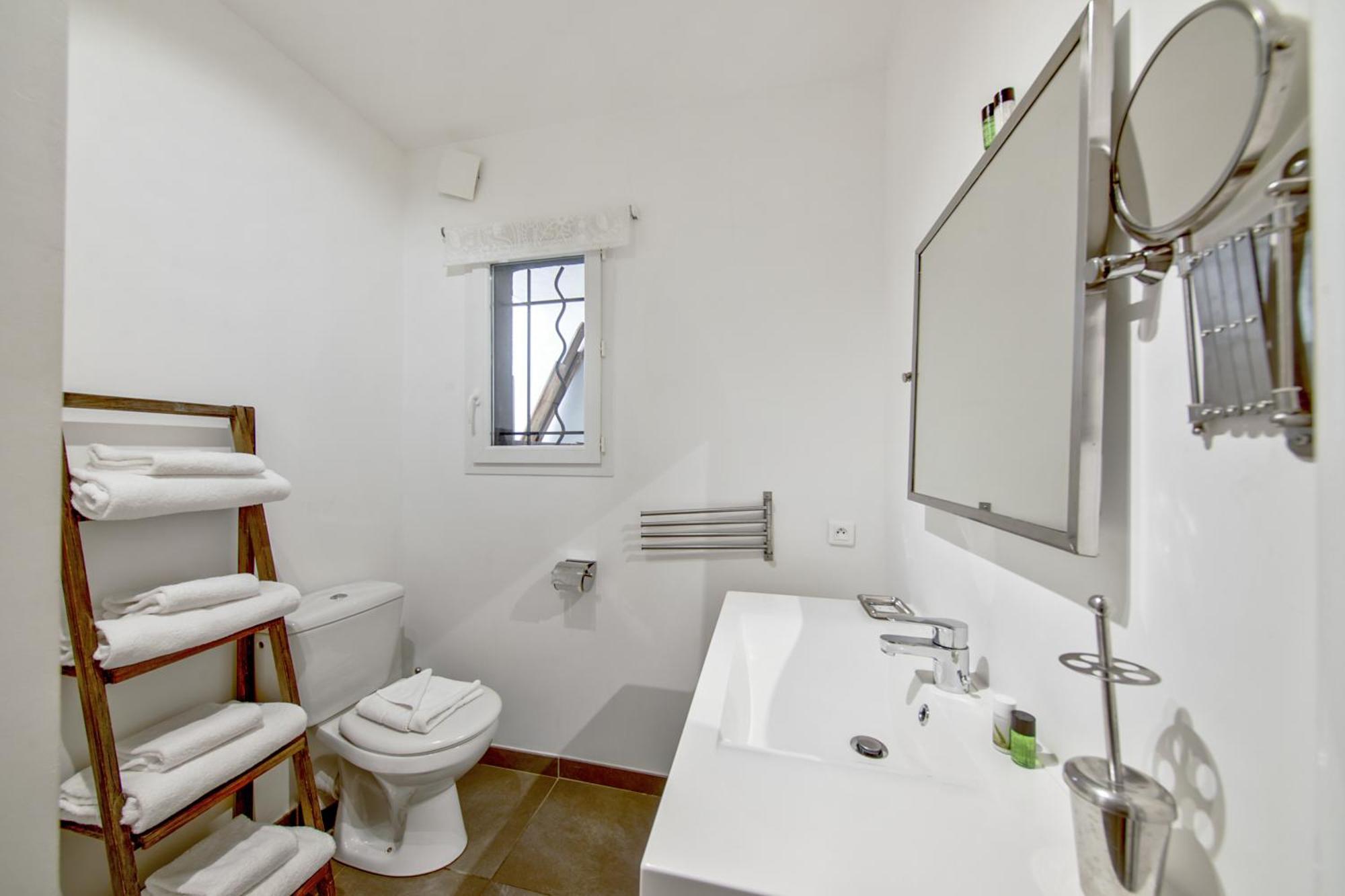 Appartement 2 Chambres avec Climatisation et Terrasse (6 Adultes)