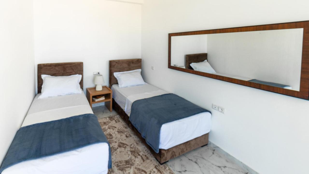 Two-Bedroom Apartment,1131146682:JPEG