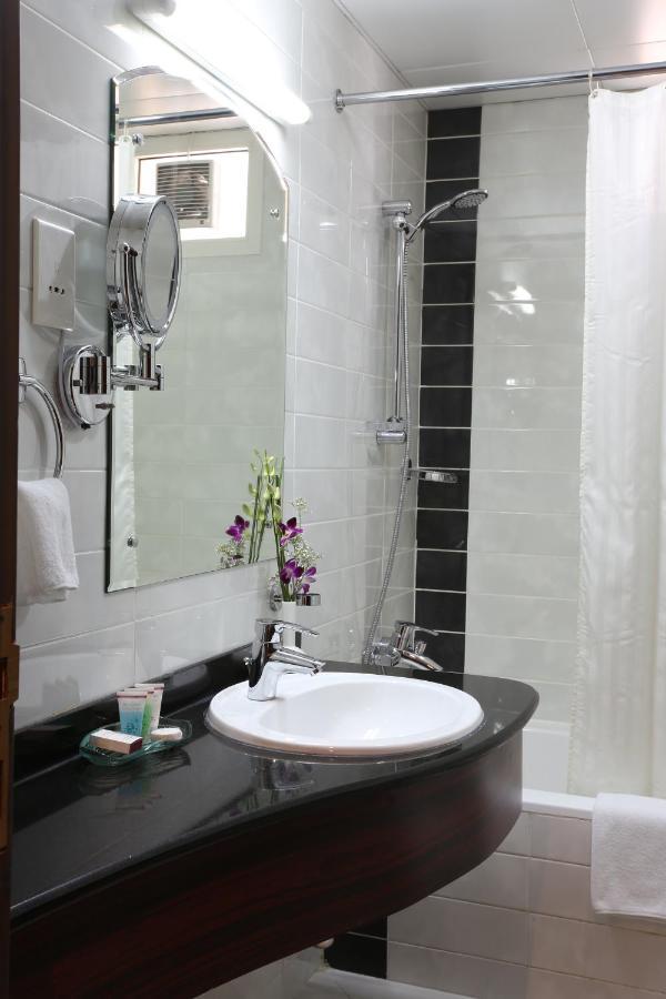 Deluxe One-Bedroom Suite