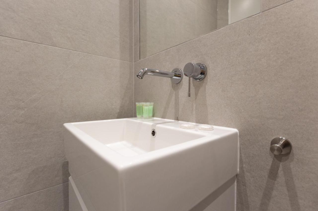 Small Studio Apartment,1150214449:JPEG