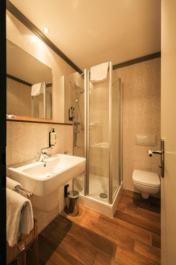 Compact Room - Single