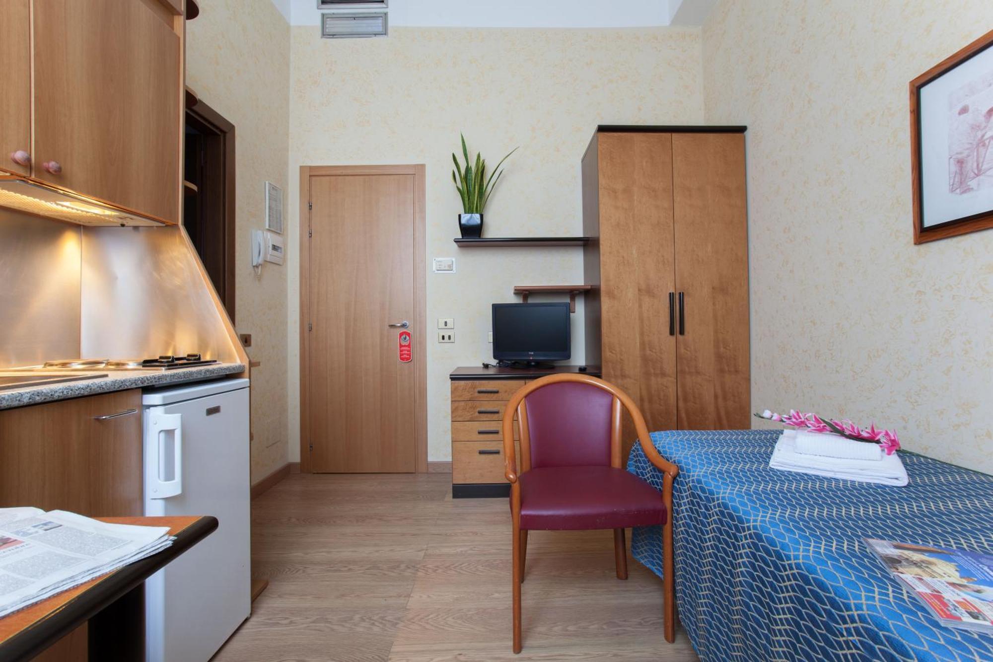 Single Room Kitchenette