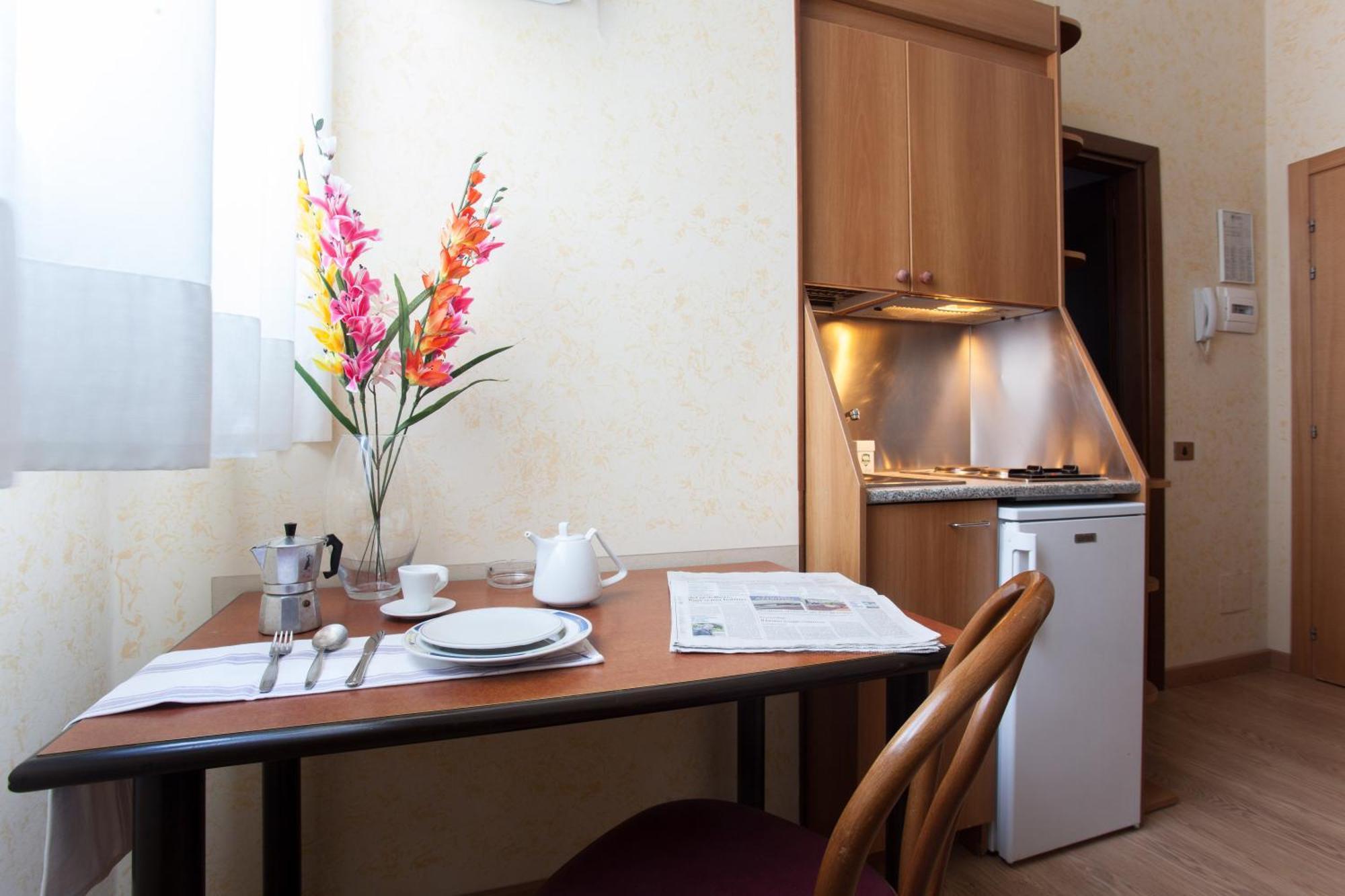 Single Room Kitchenette