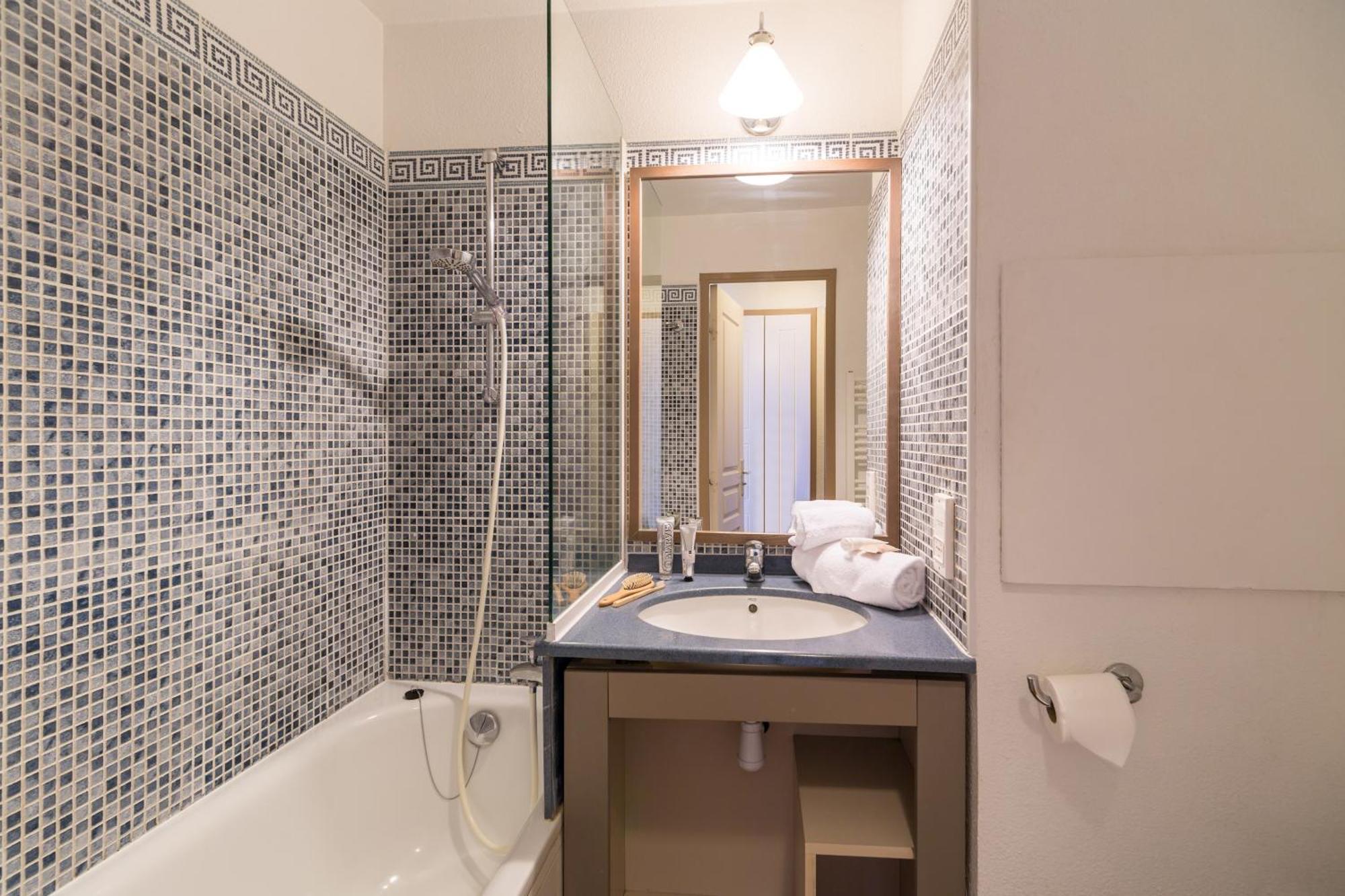 Studio avec Coin Nuit dans Alcôve, Climatisation et Terrasse ou Balcon (4 Personnes) - Vue sur Mer