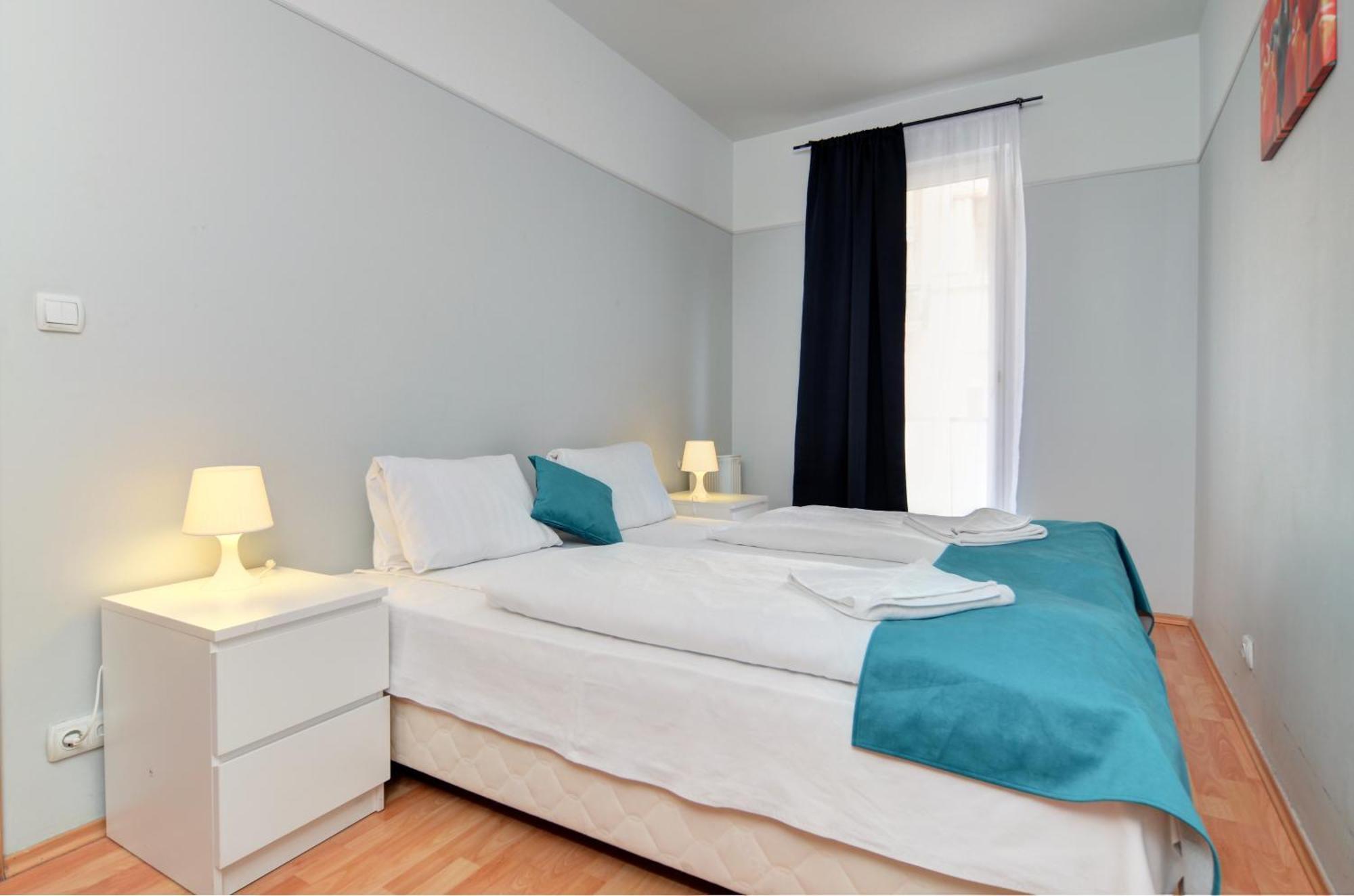 One-Bedroom Apartment,1274928964:JPEG