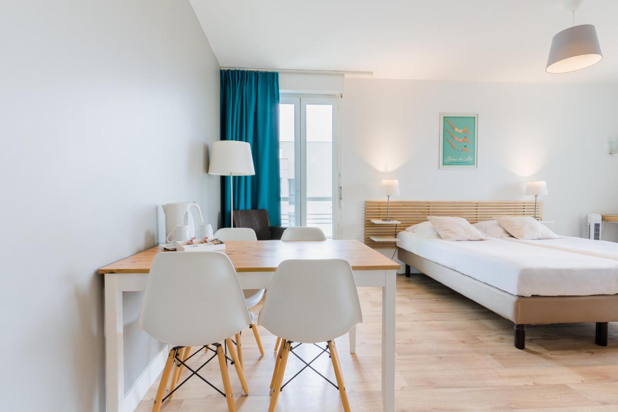 Junior Suite,1279175191:JPEG