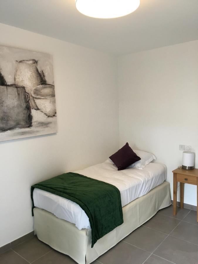 Two-Bedroom Apartment,1298318911:JPEG