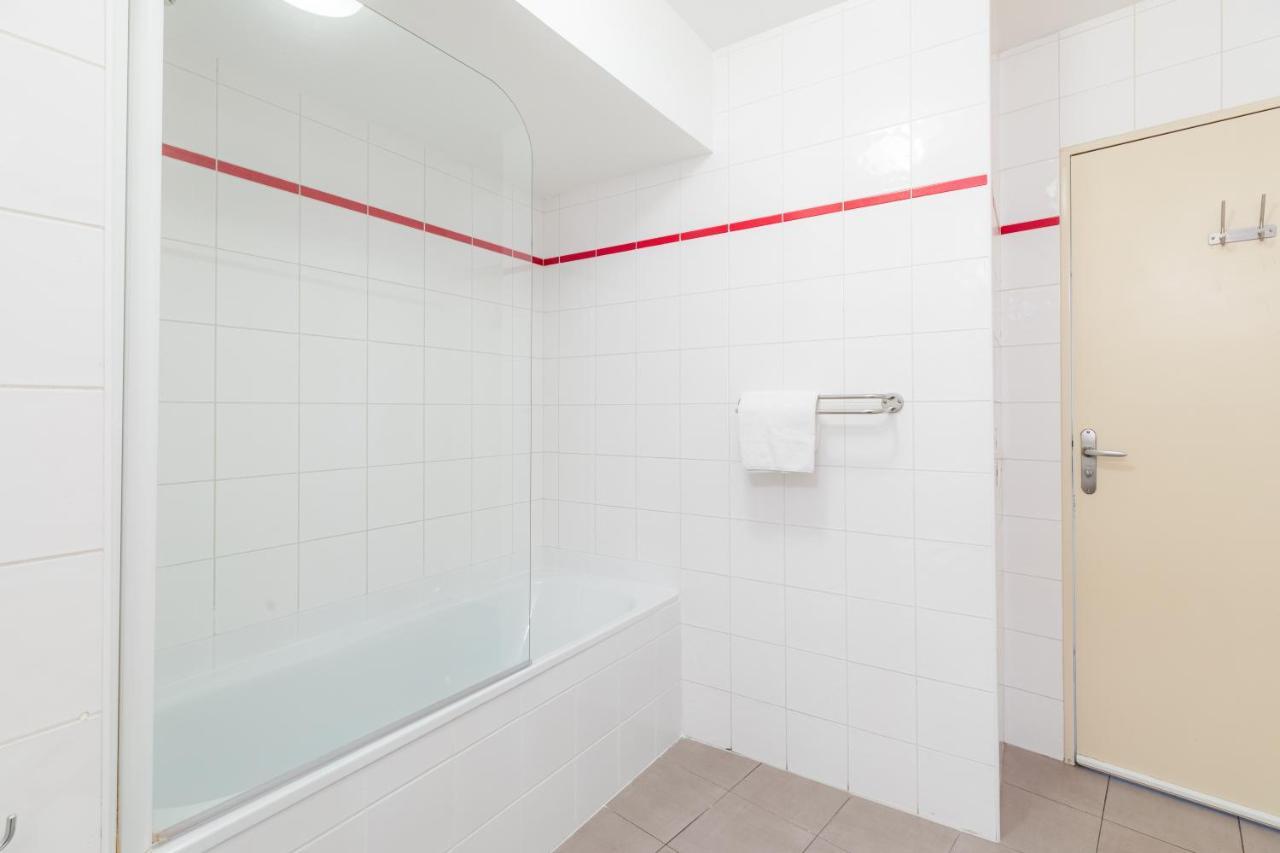 Two-Bedroom Apartment,1380656309:JPEG