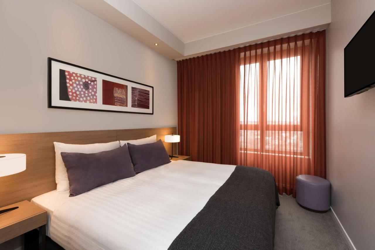 Premier One-Bedroom Apartment,1403463242:JPEG