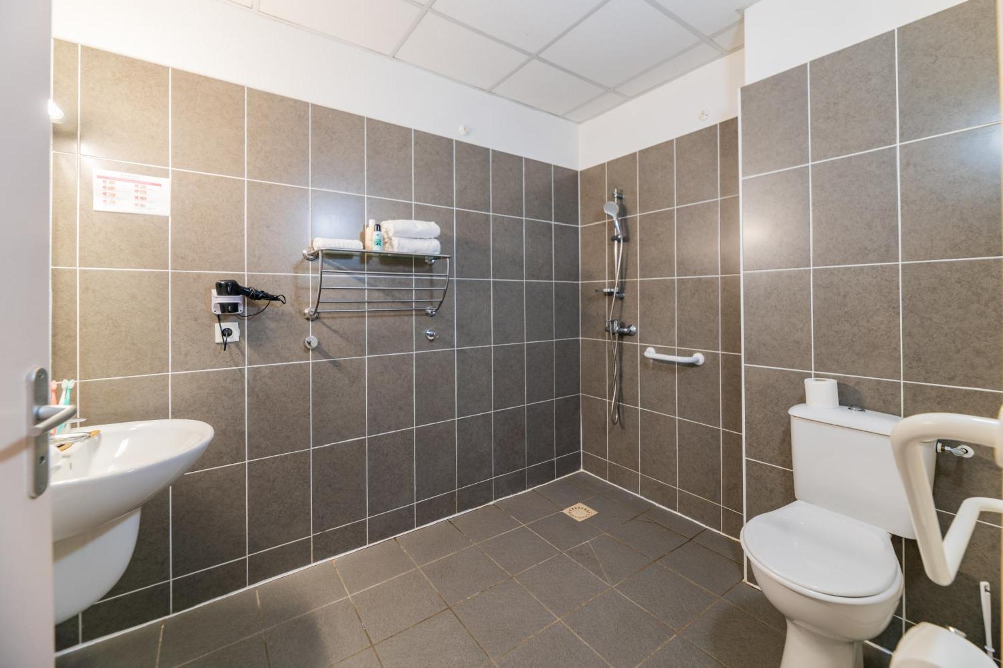 Superior Studio kitchenette