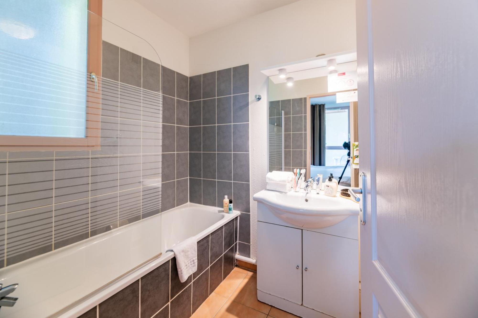 Superior Family Apartment kitchenette