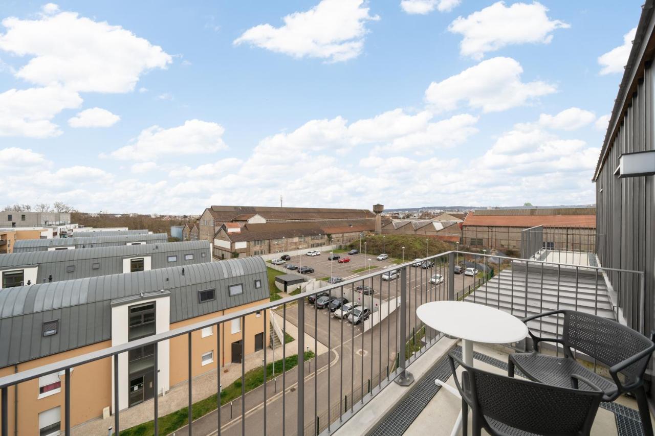 Two-Bedroom Apartment,1469316968:JPEG