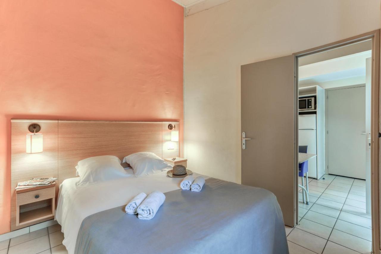 Two-Bedroom Apartment,1480400363:JPEG