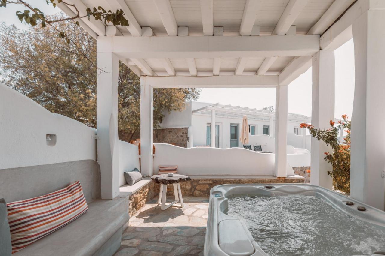 Suite Supérieure avec Bain à Remous Extérieur - Vue Partielle sur Mer