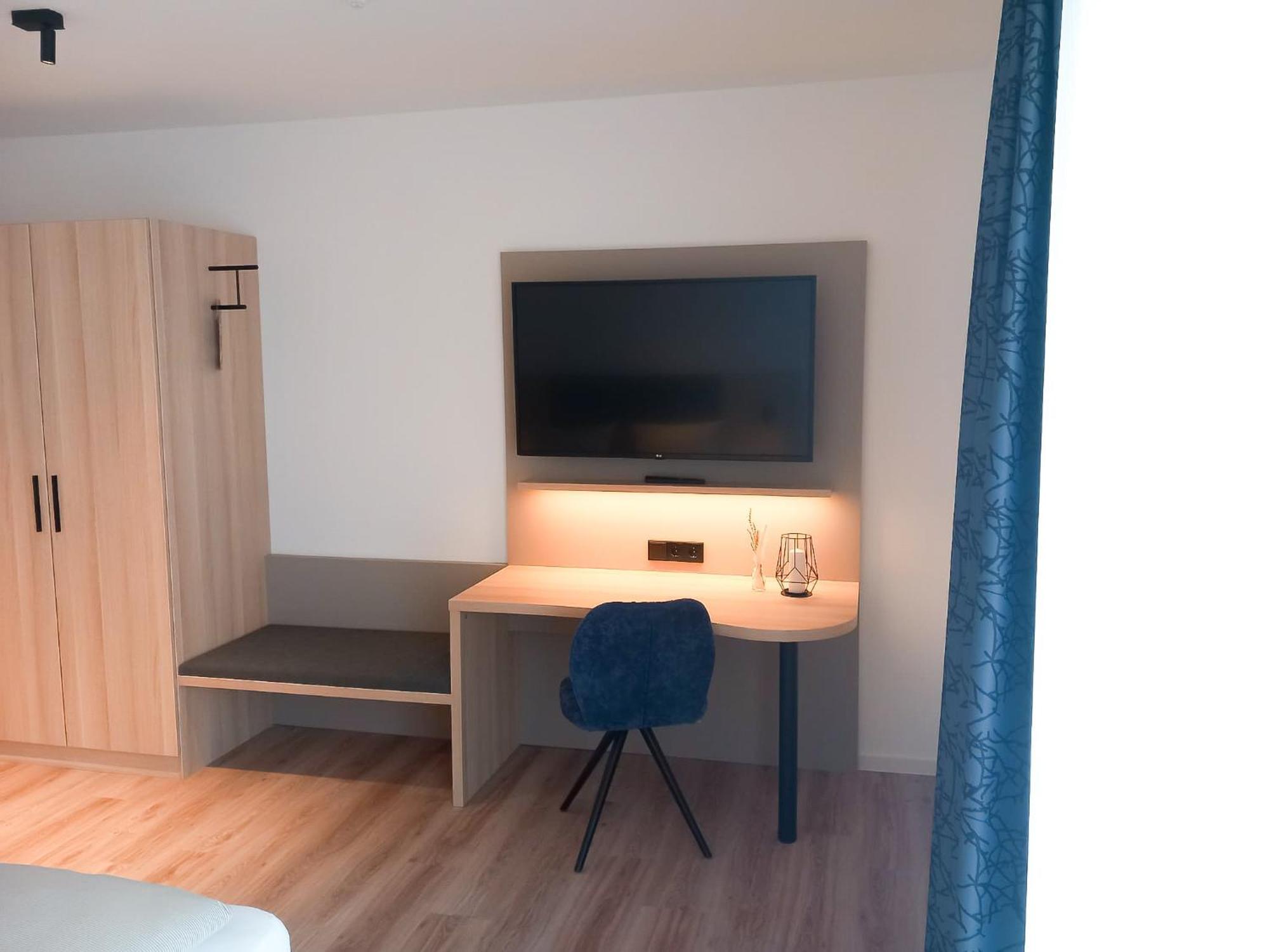 Studio Deluxe