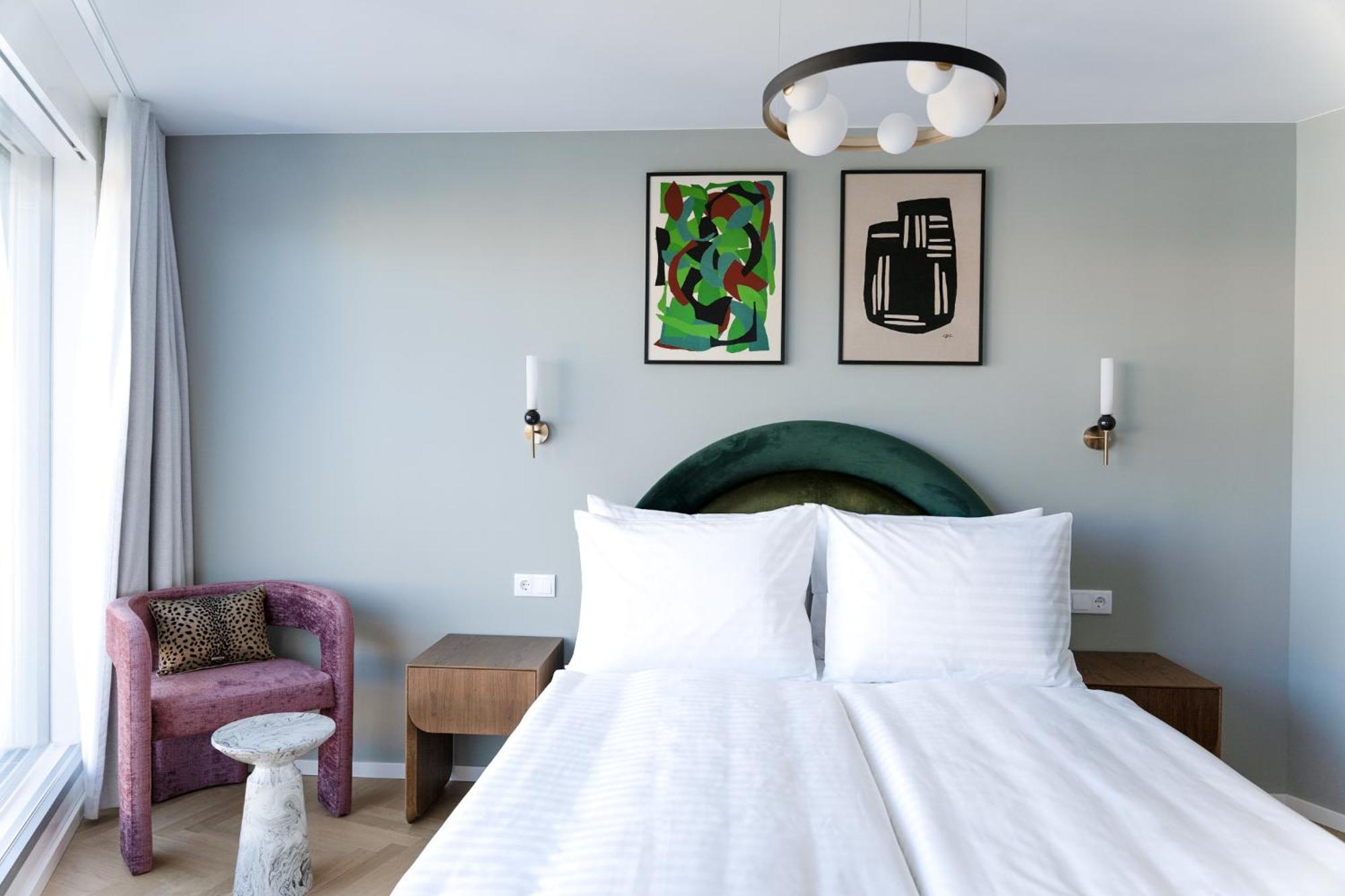 Très Grand Studio avec Cuisine, Terrasse et Climatisation