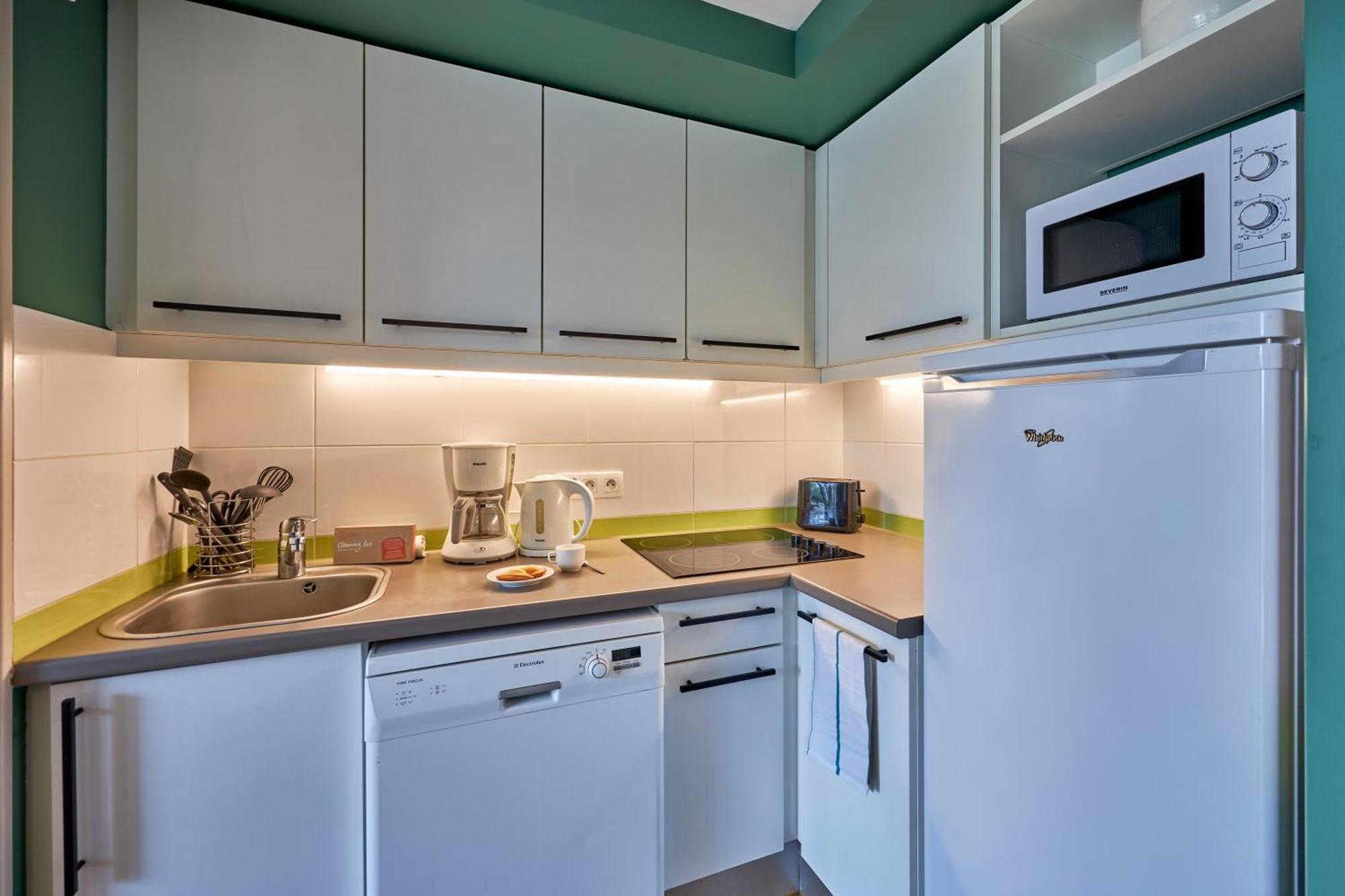 Two-Bedroom House with Terrace (6 People),1540653307:JPEG