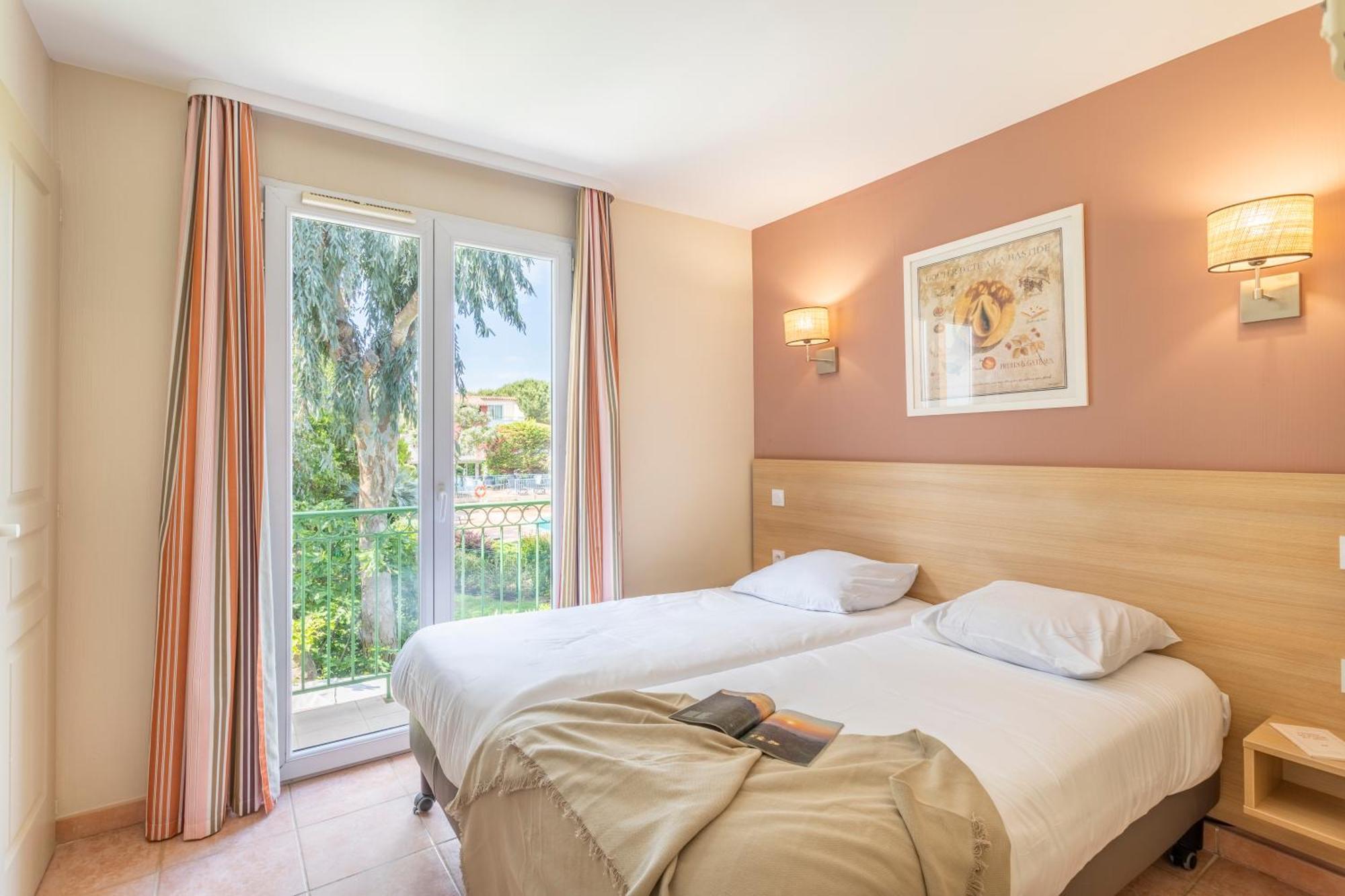 Maison 2 Chambres en Triplex avec Alcôve, Climatisation et Terrasse (8 Personnes)