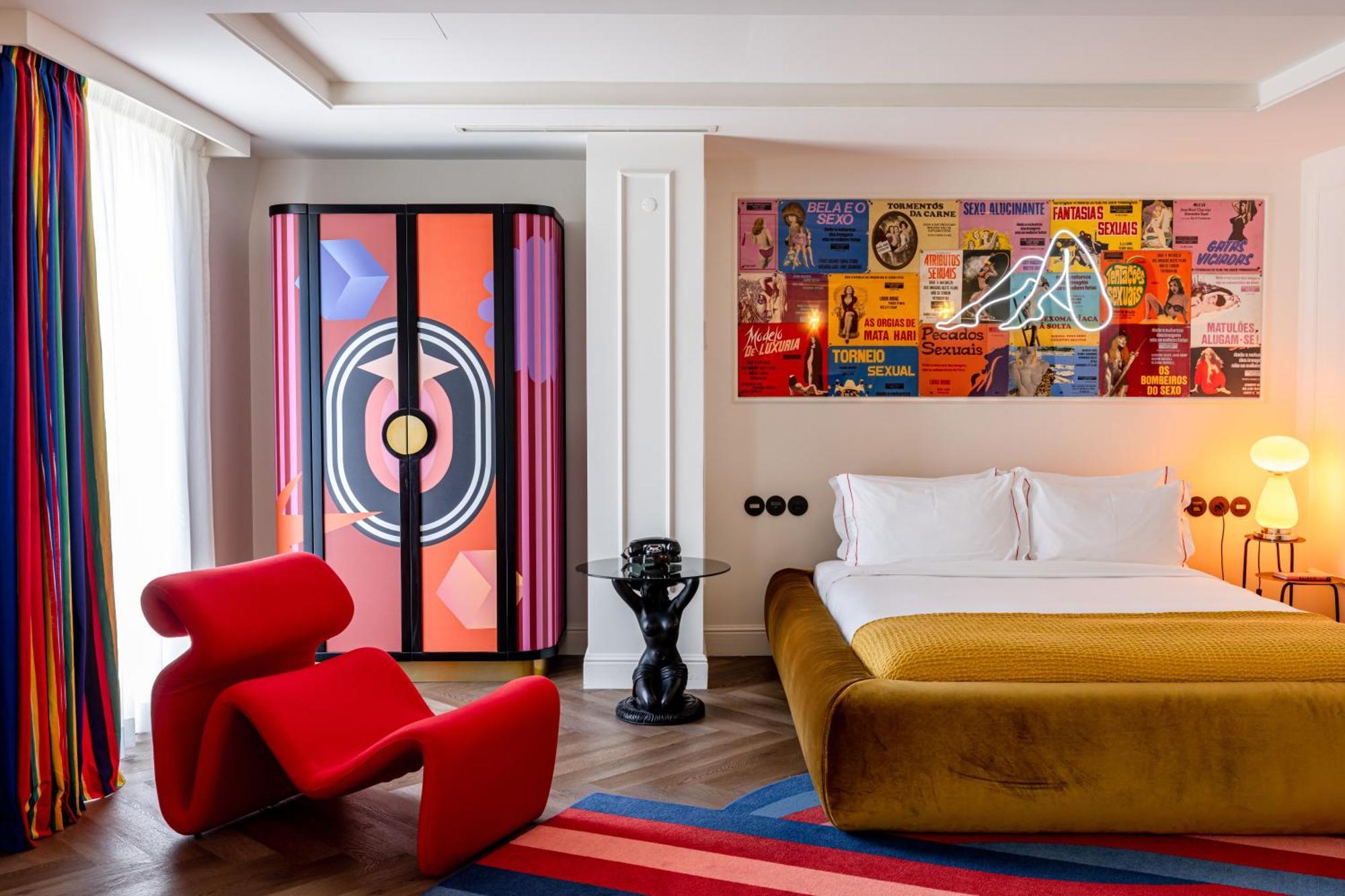 Suite,1604271285:JPEG