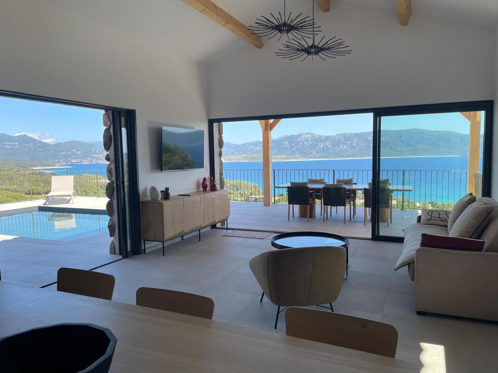 Villa 2 Chambres avec Piscine Privée - Arinella