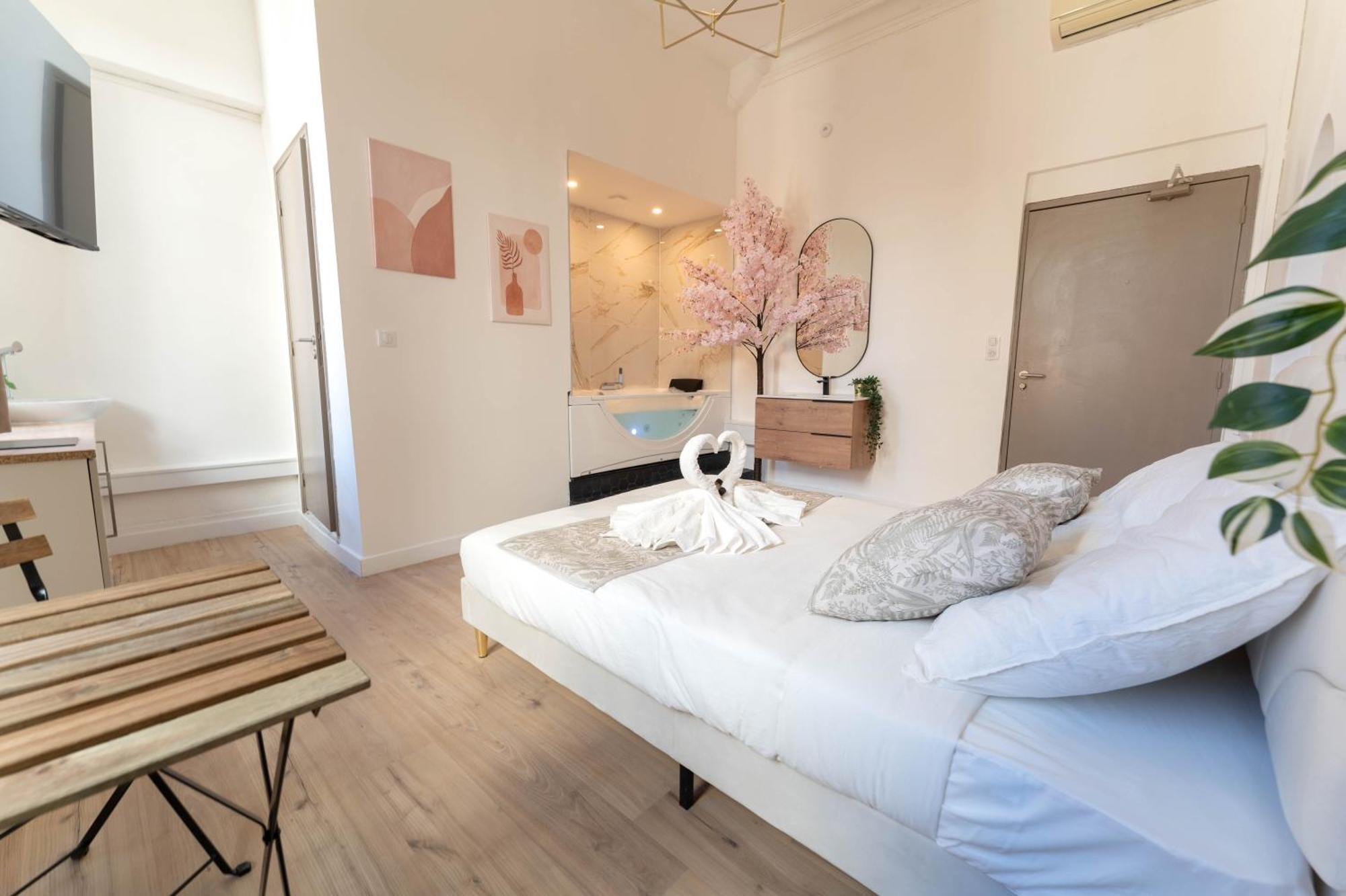 Studio avec Baignoire Spa