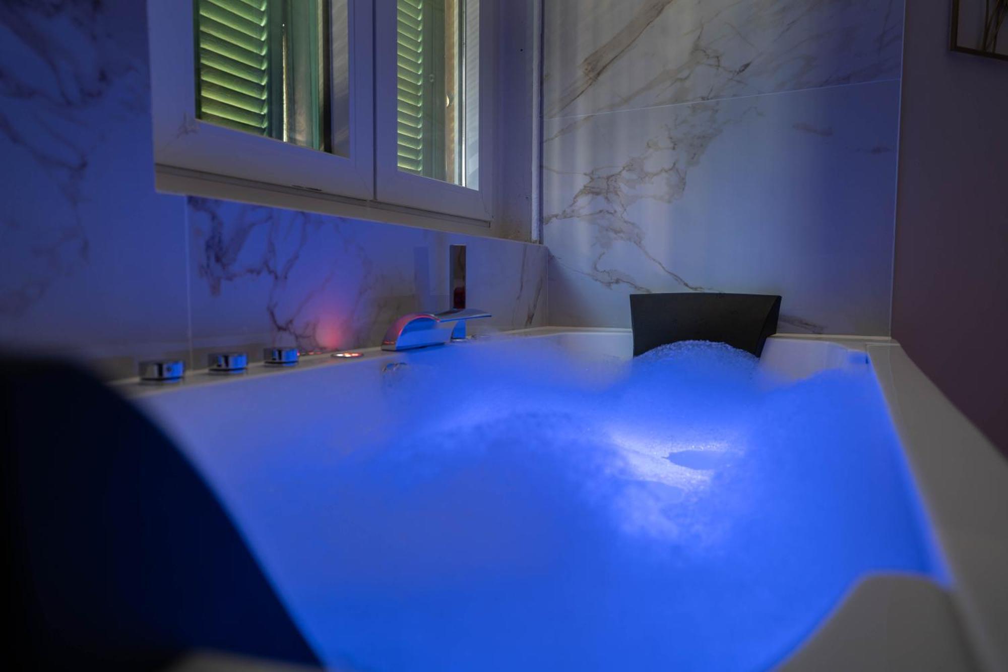 Studio avec Baignoire Spa