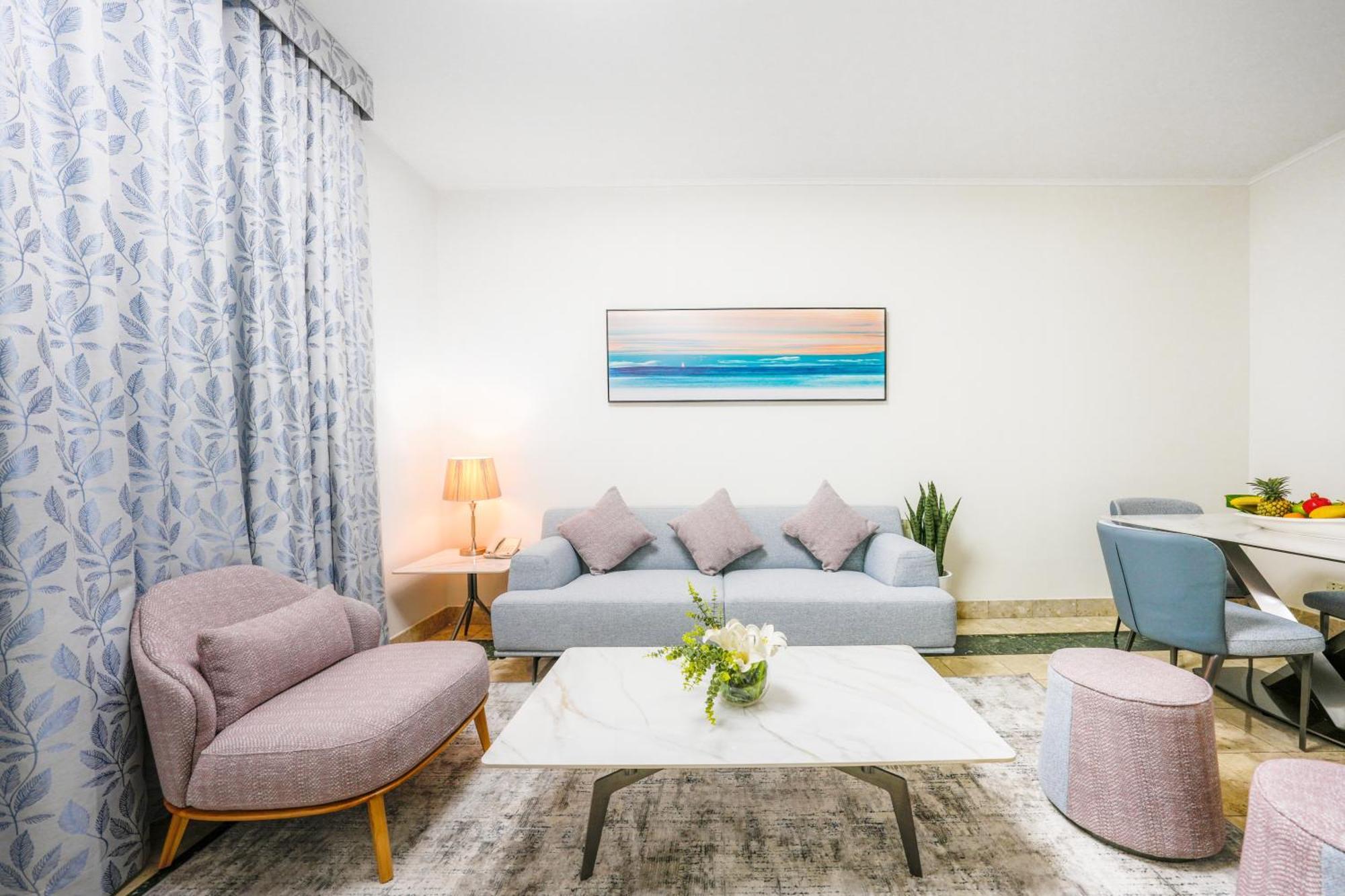 Deluxe One-Bedroom Apartment,1613665869:JPEG