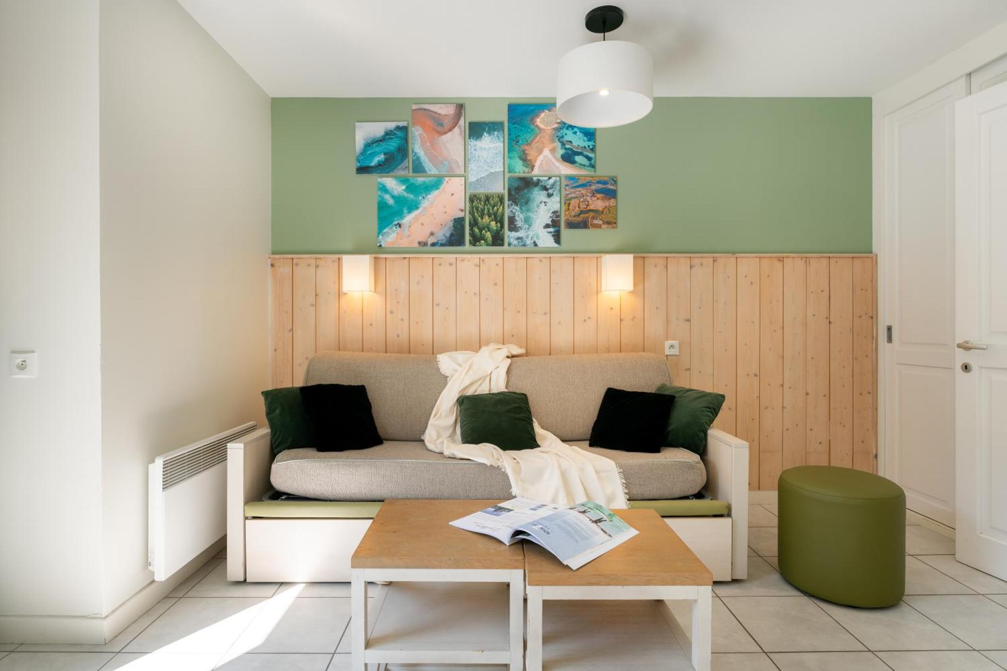 One-Bedroom House Terrace,1614781738:JPEG