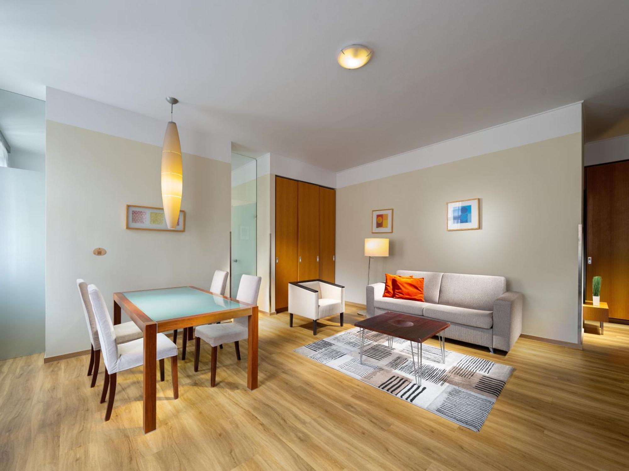 One Bedroom Business Apartment,1624743005:JPEG