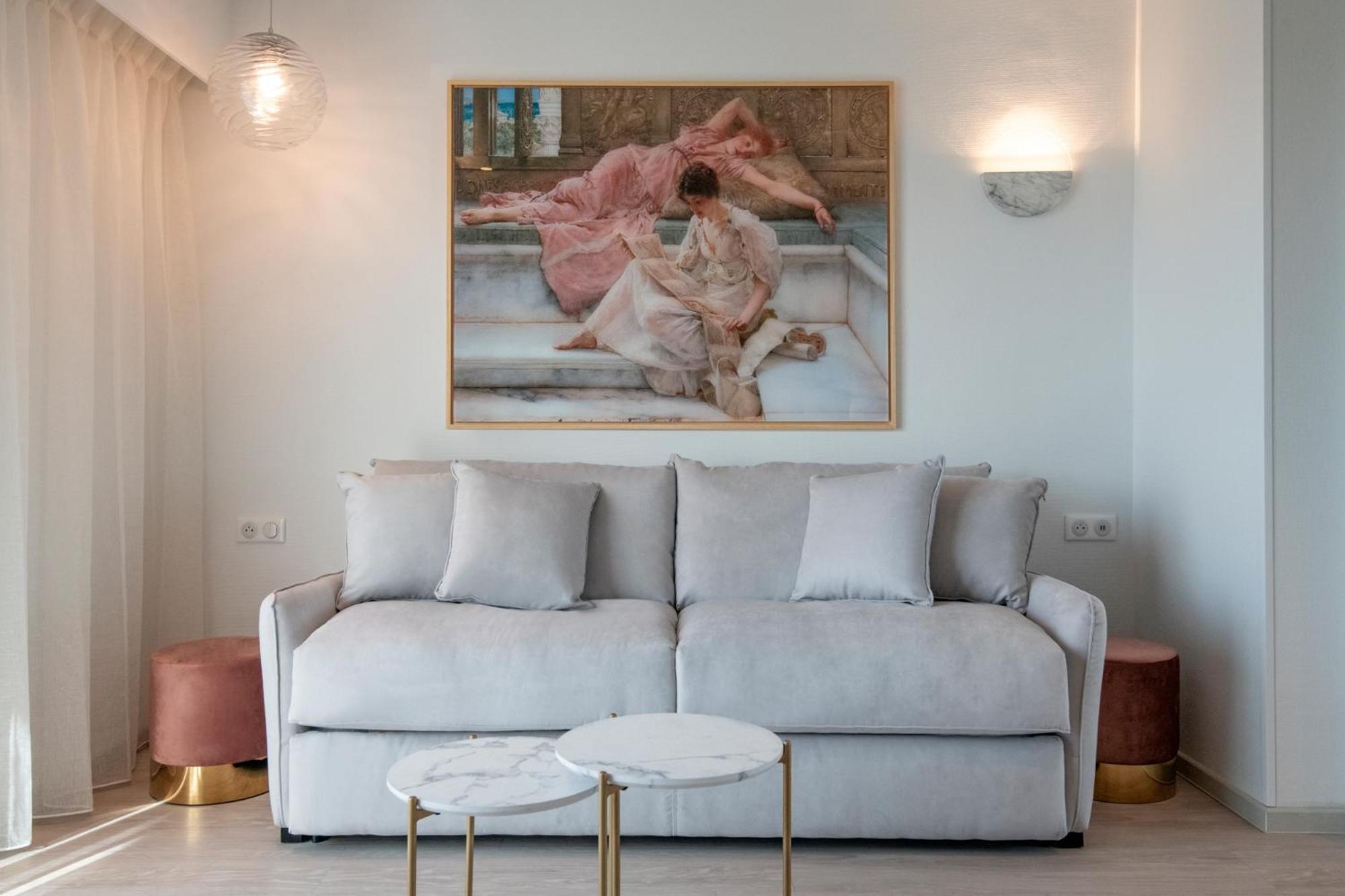 Deluxe Apartment,1639463662:JPEG