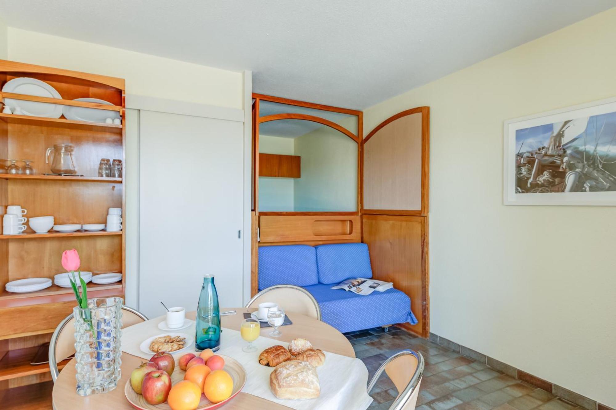 Studio with Sleeping Alcove (4 People) - Port View