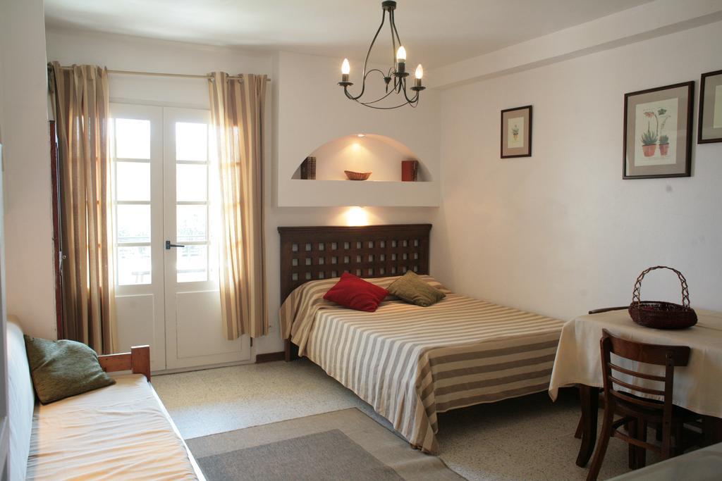Studio (2 Adultes + 1 Enfant)