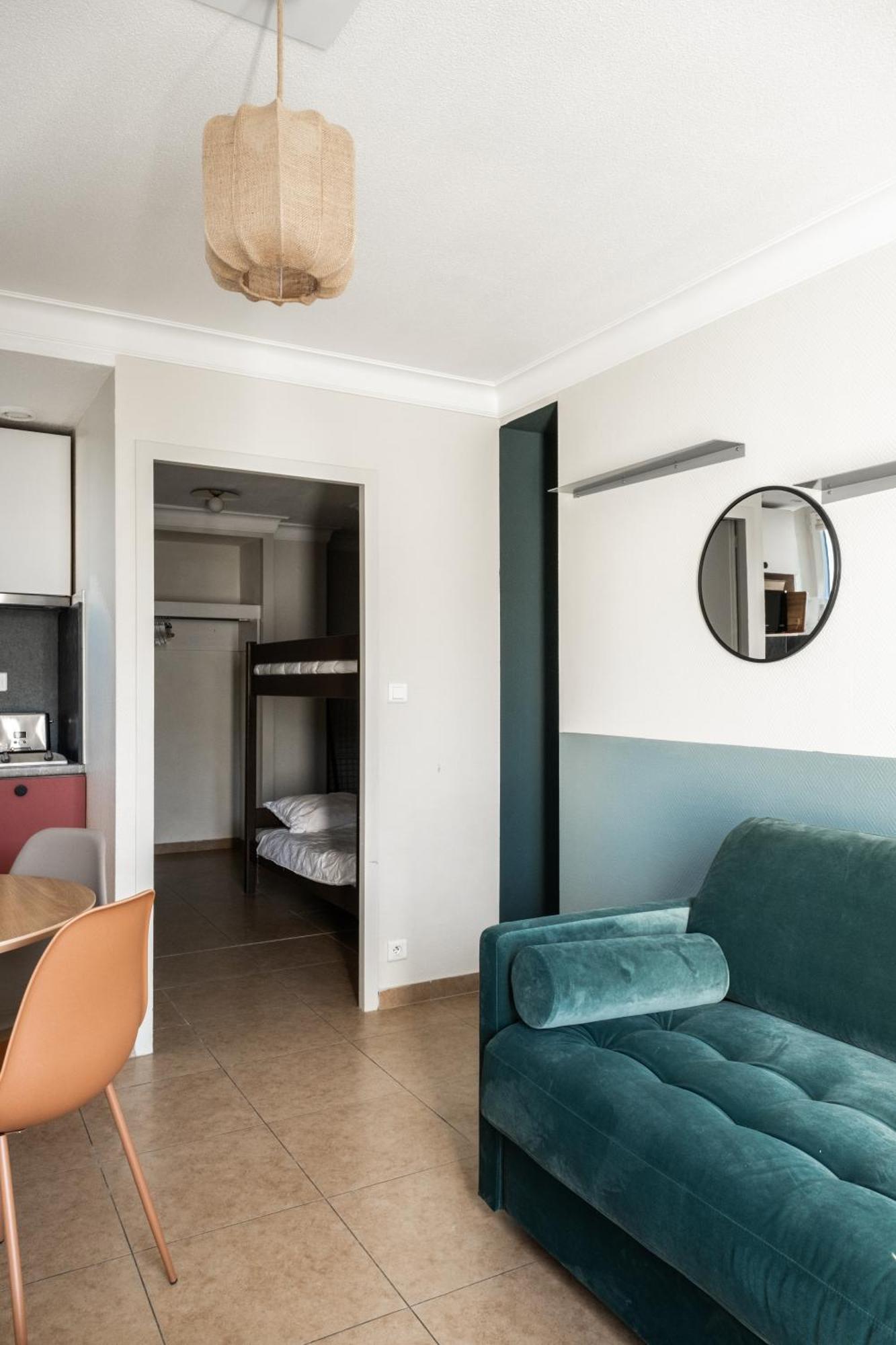 Studio with Balcony,1658900562:JPEG