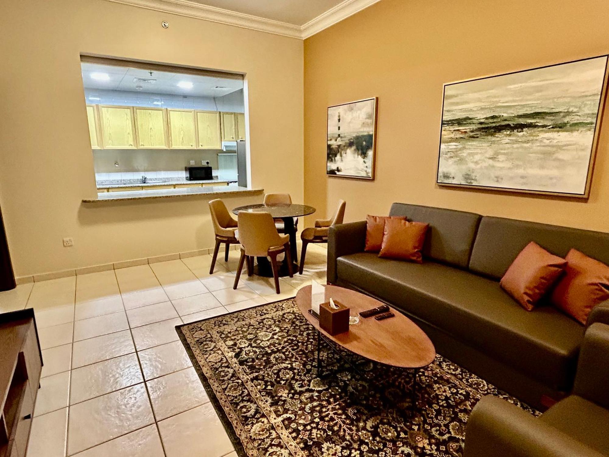 Family One-Bedroom Apartment Twin
