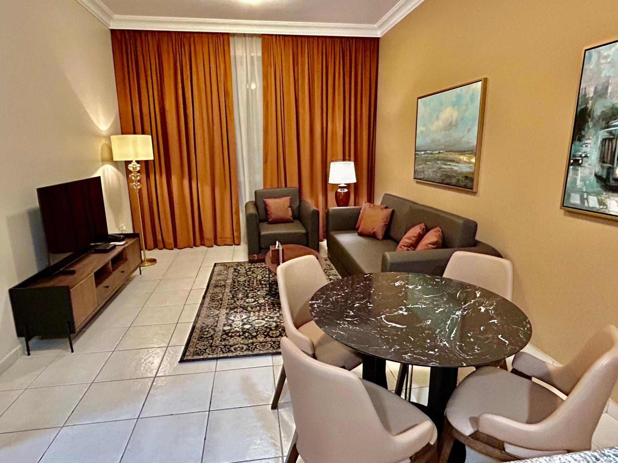Family One-Bedroom Apartment Twin