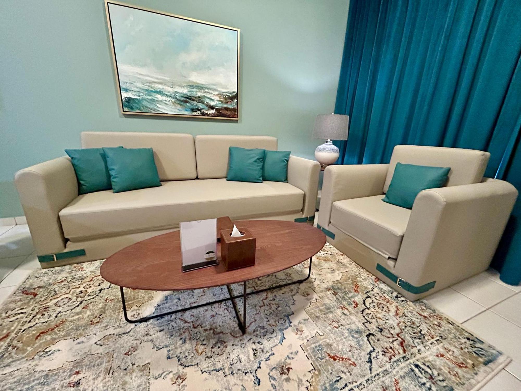 Family One-Bedroom Apartment Twin