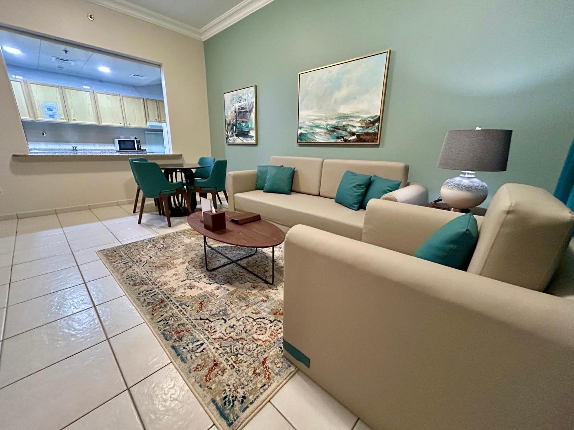 Family One-Bedroom Apartment Twin