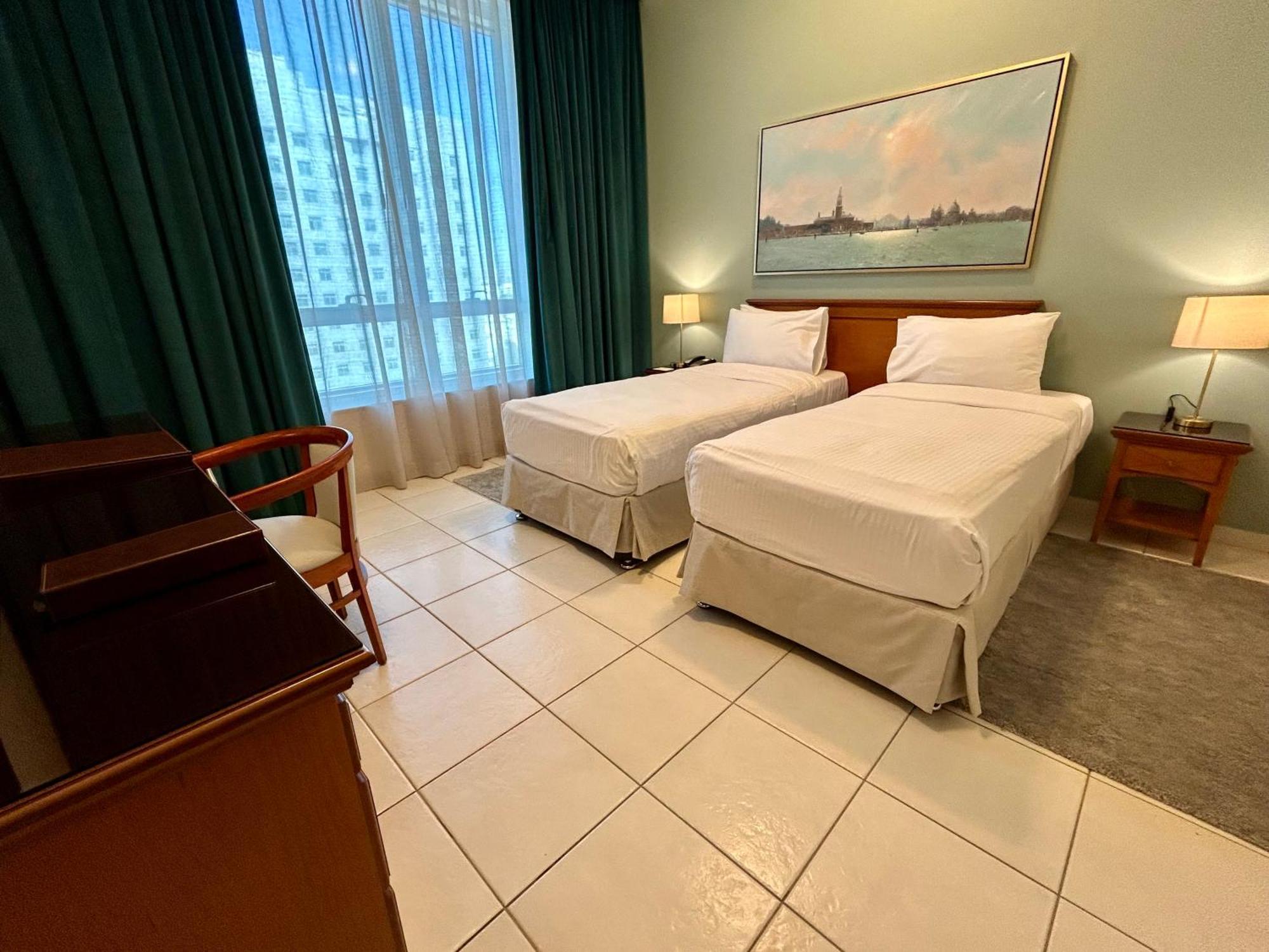 Family One-Bedroom Apartment Twin