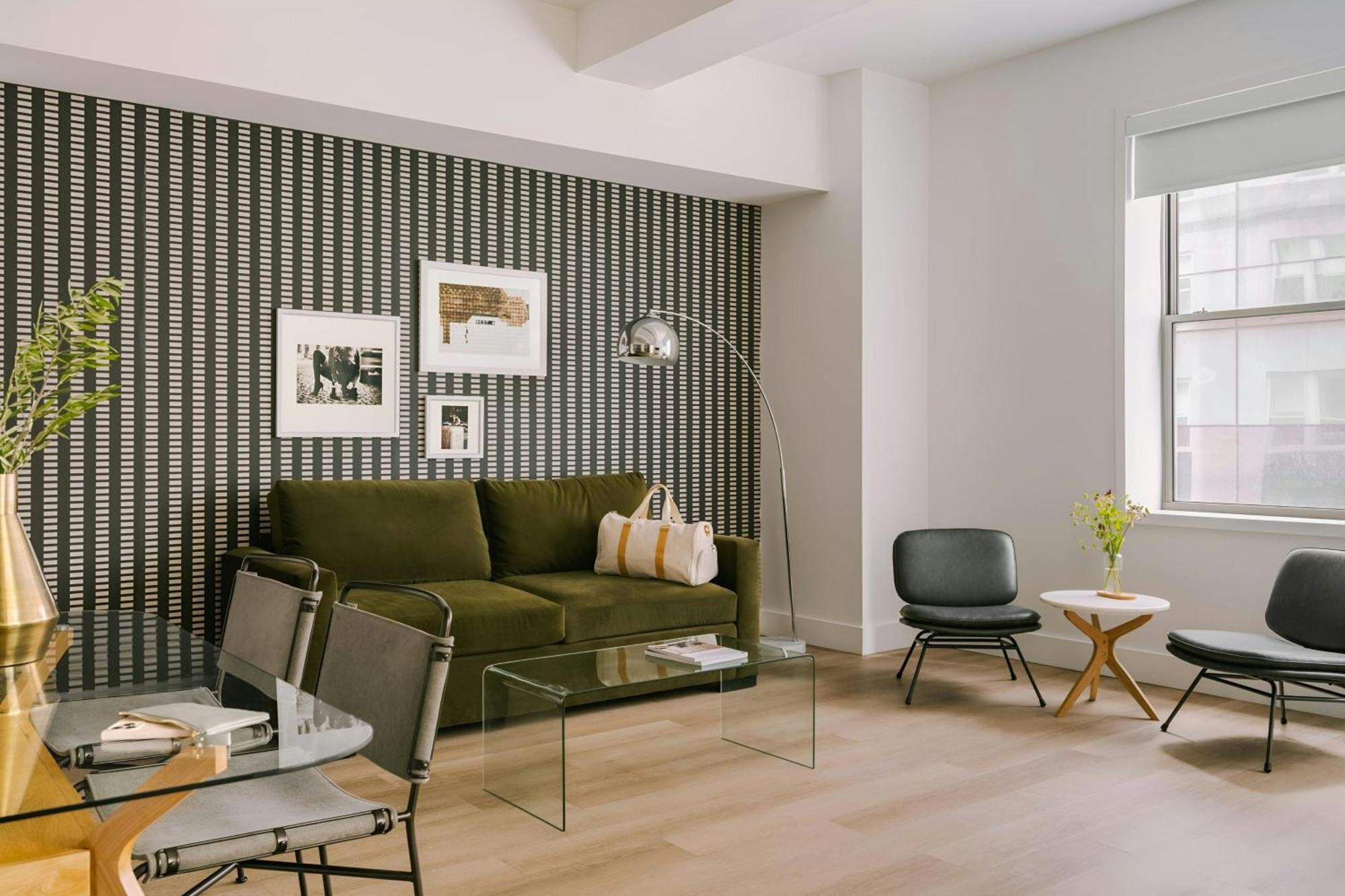 Spacious Two-Bedroom Apartment,1666736430:JPEG