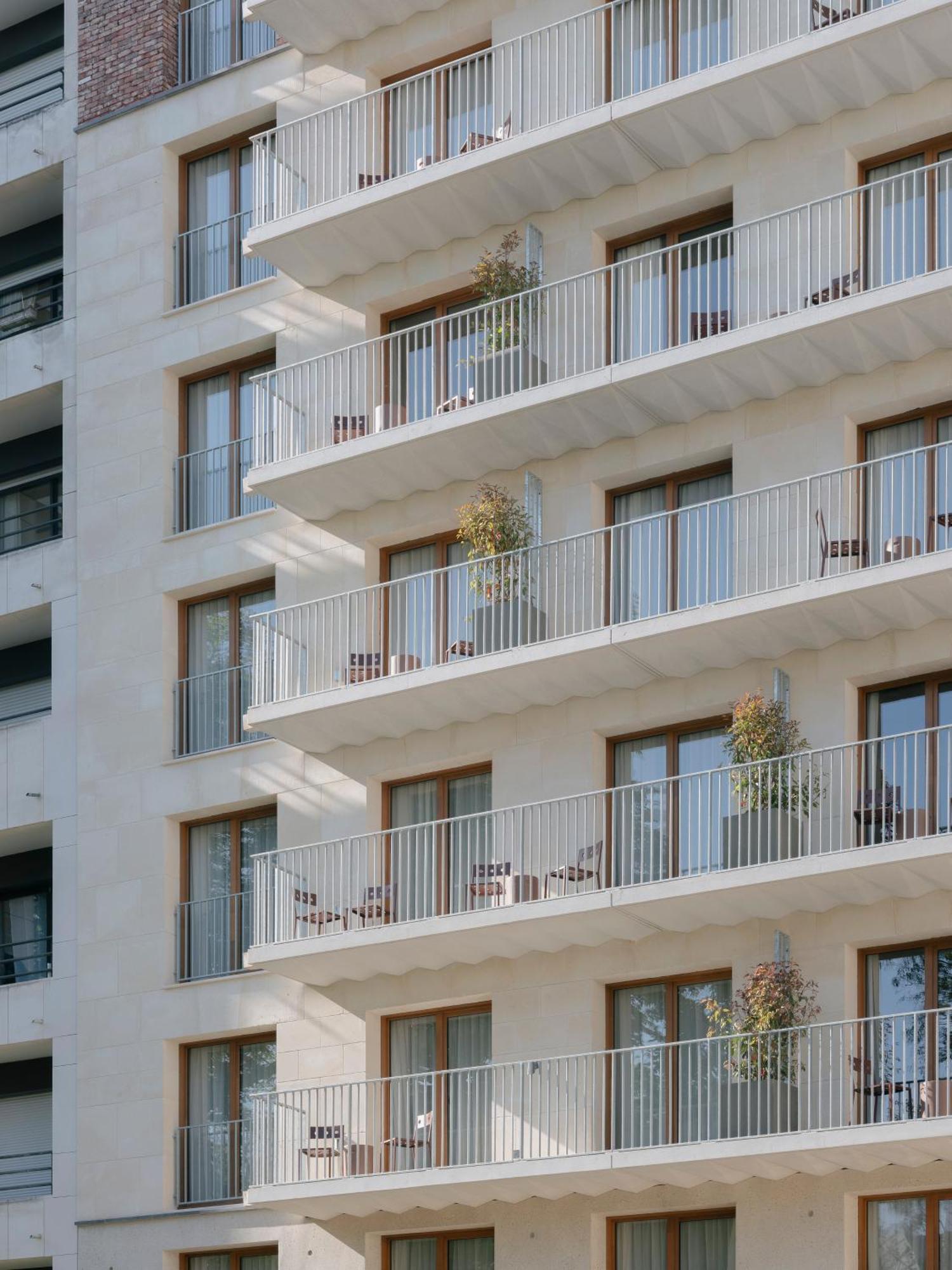 One-Bedroom Apartment with Balcony and City View,1670641889:JPEG