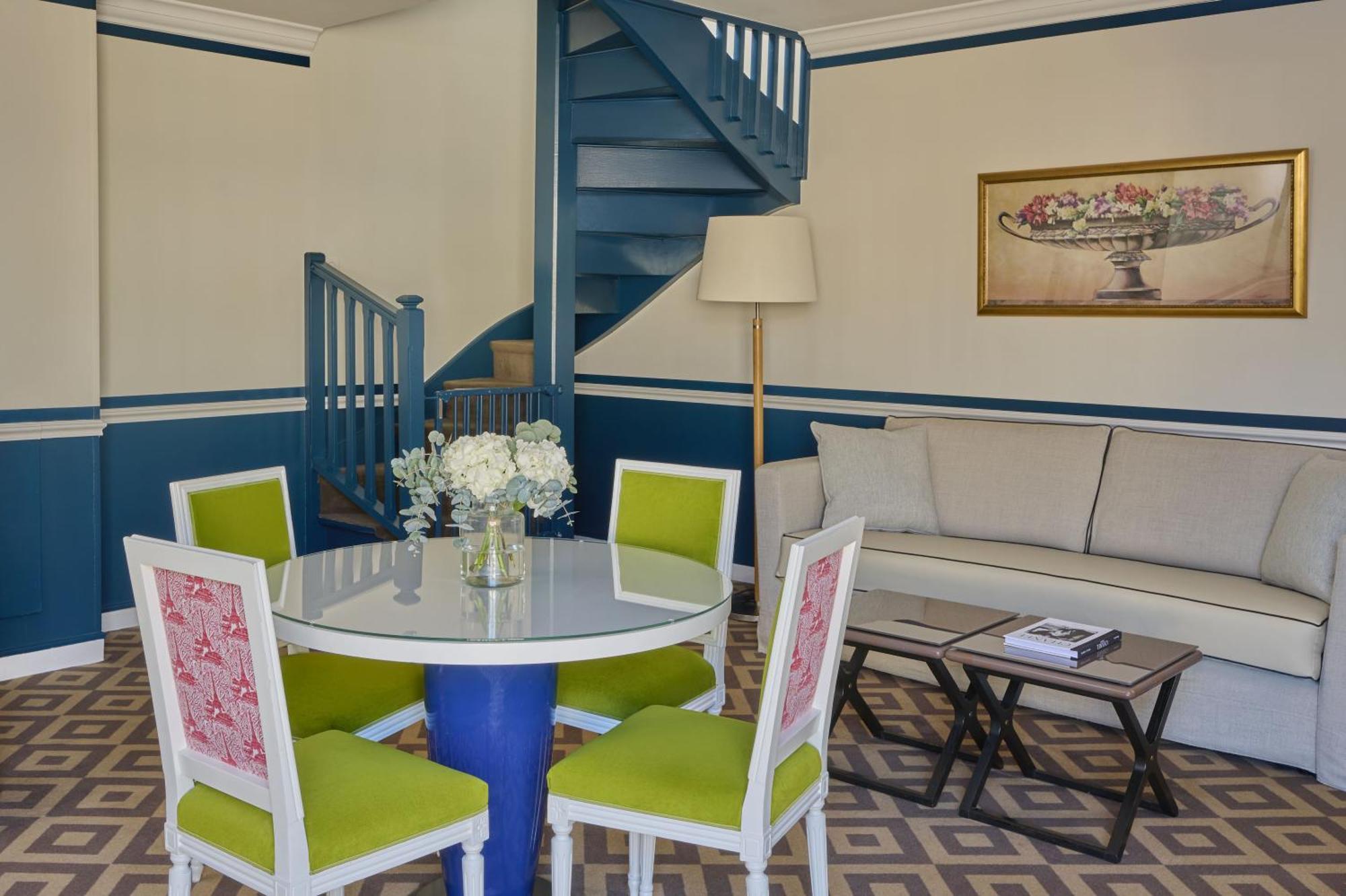 Two-Bedroom Deluxe Suite with Patio View,1682929735:JPEG