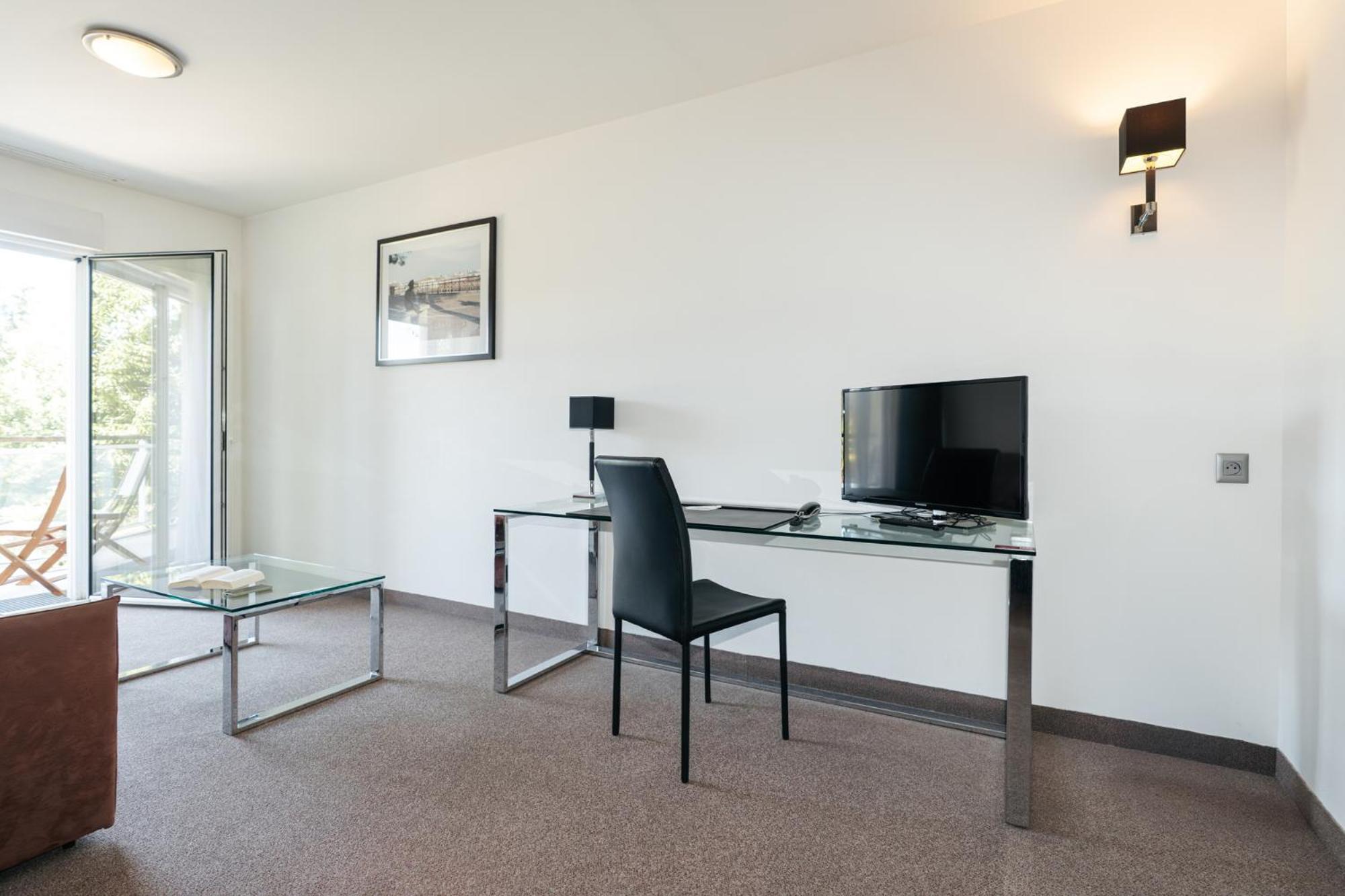 One-Bedroom Apartment,1706867150:JPEG