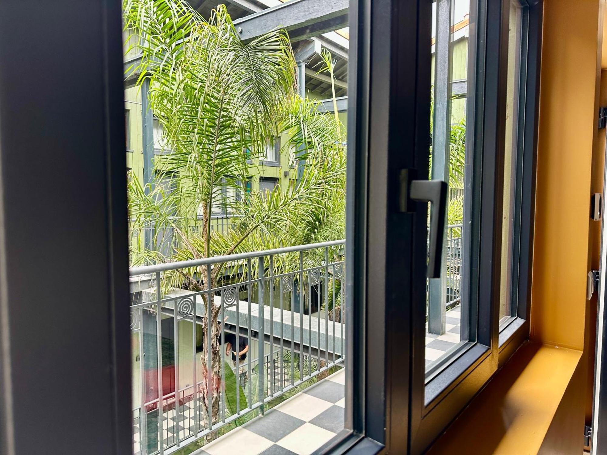 Studio,1708938083:JPEG