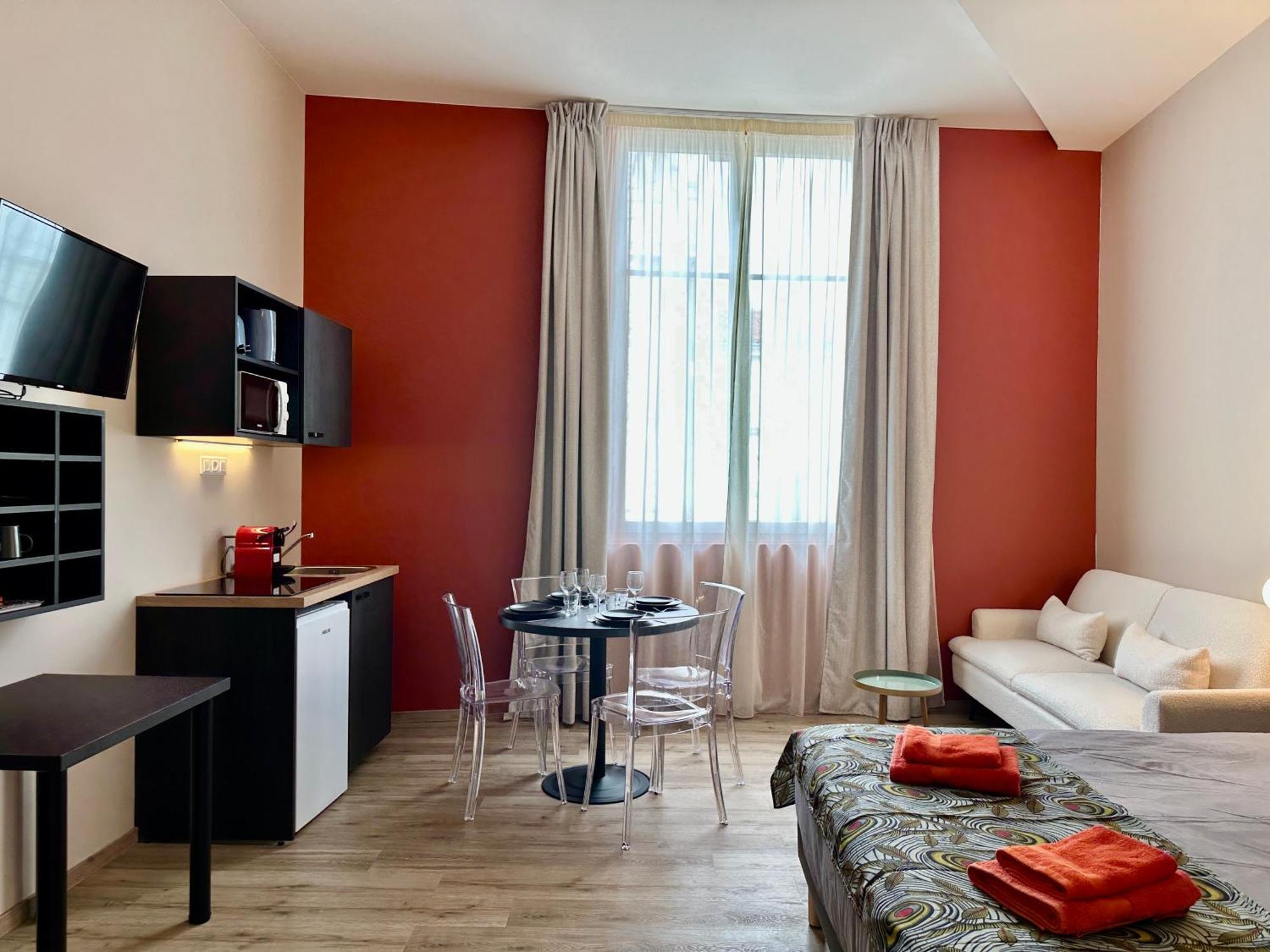 Family Studio,1708938125:JPEG