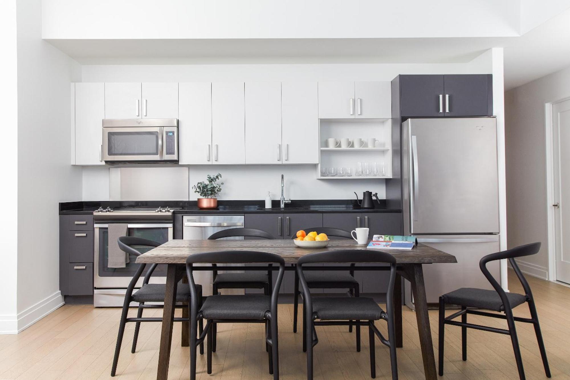 2 chambres, Lit King-Size et Lit Queen-Size (réception ouverte 24h/24 et 7j/7)
