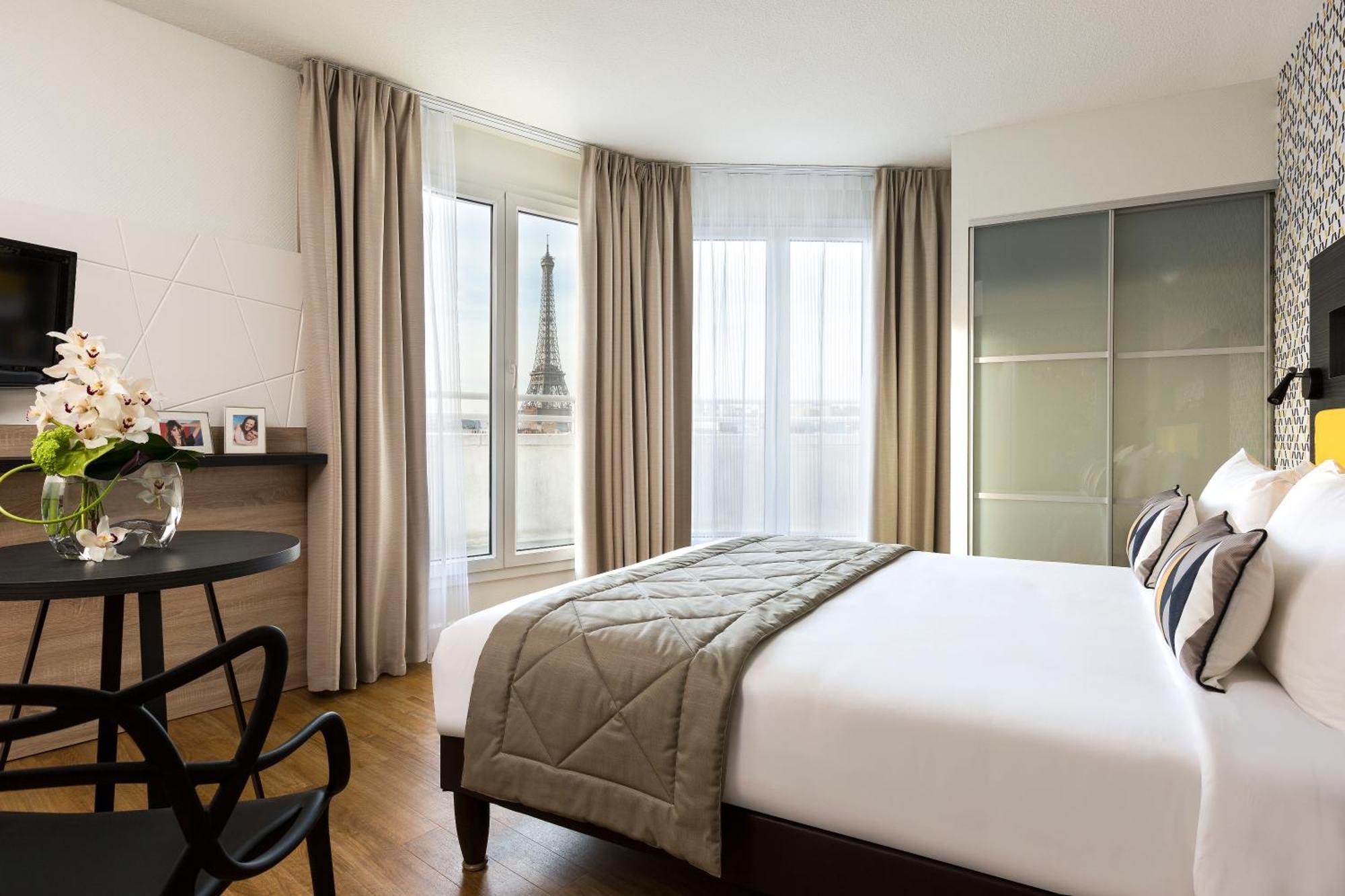 Studio avec Balcon - Vue sur Tour Eiffel