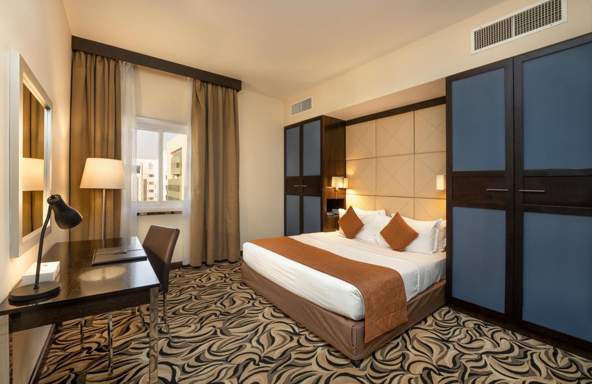 Deluxe One-Bedroom Suite