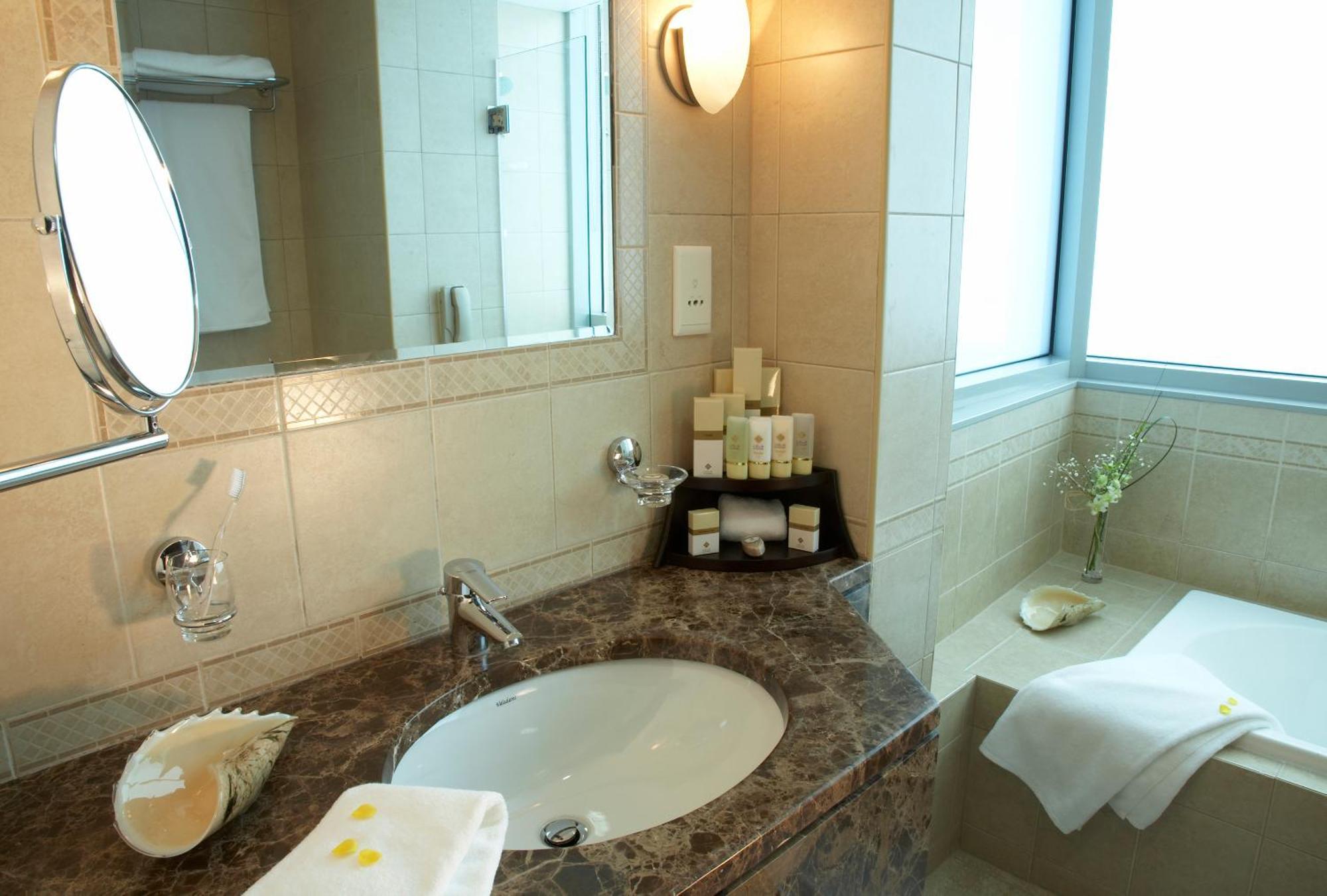 Deluxe One Bedroom Suite Plus