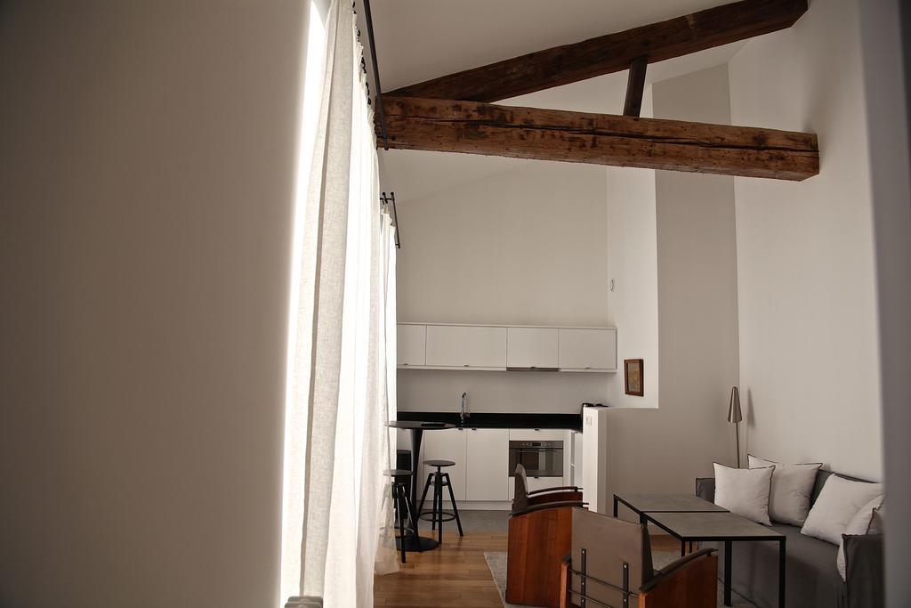 Deluxe One-Bedroom Apartment - 52m2,394277028:JPEG